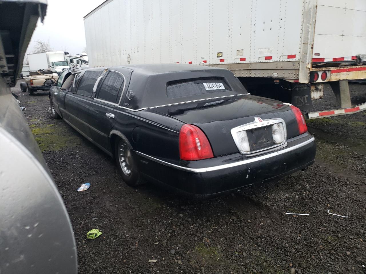 Lot #3028801708 1998 LINCOLN TOWN CAR L