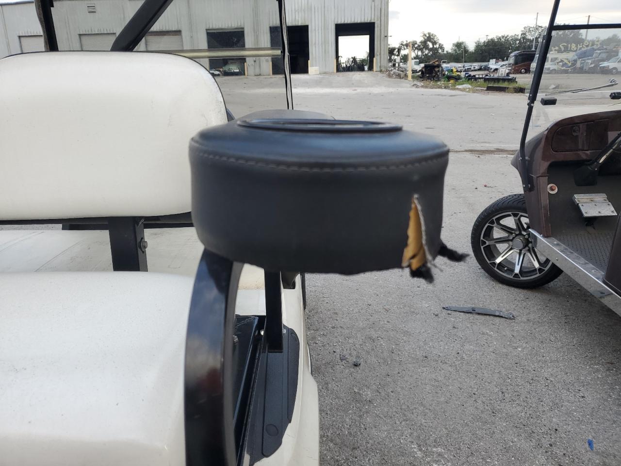 Lot #3036951723 2005 CART GOLFCART