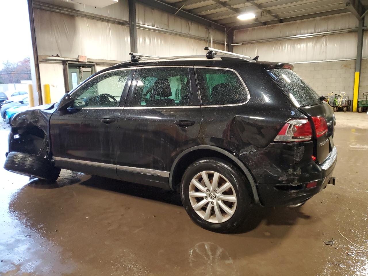 Lot #3028618933 2011 VOLKSWAGEN TOUAREG V6