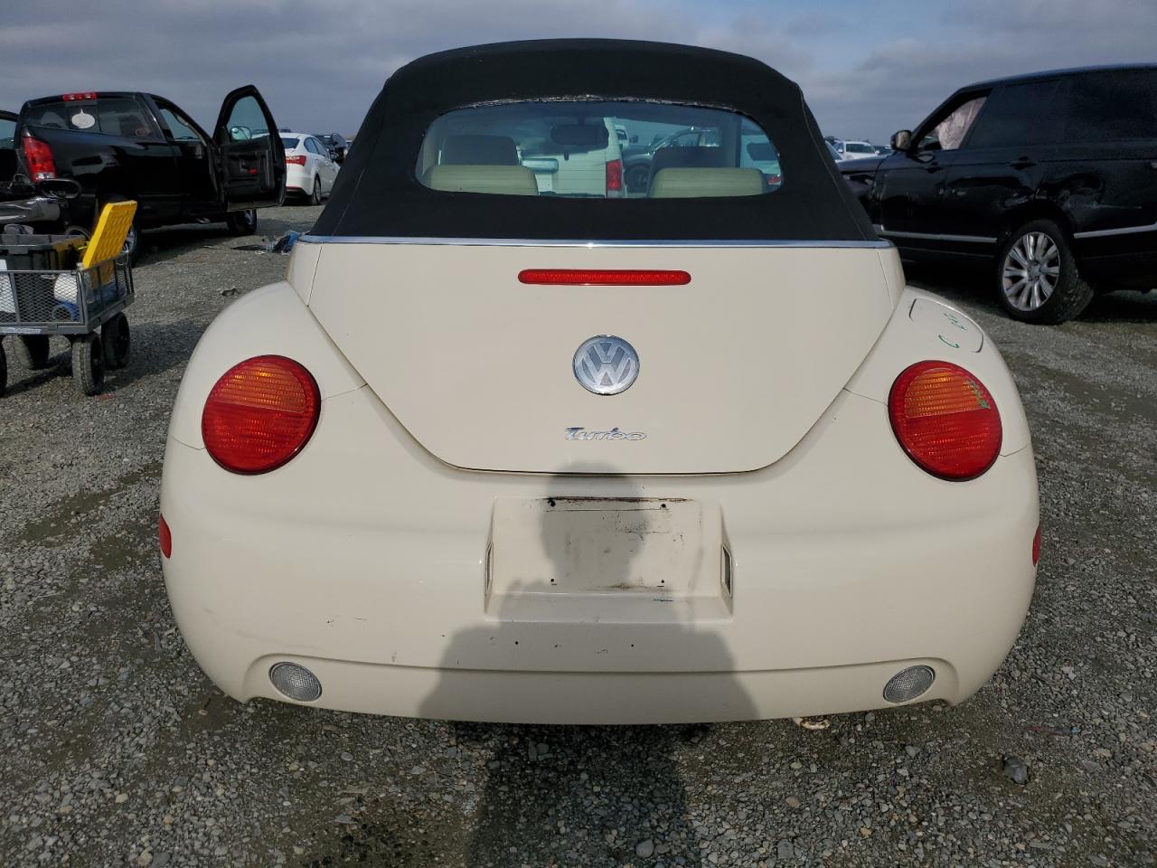 Lot #3050615091 2004 VOLKSWAGEN NEW BEETLE