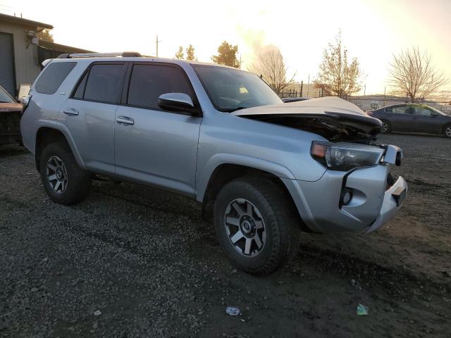 2019 TOYOTA 4RUNNER SR - JTEBU5JR9K5690453
