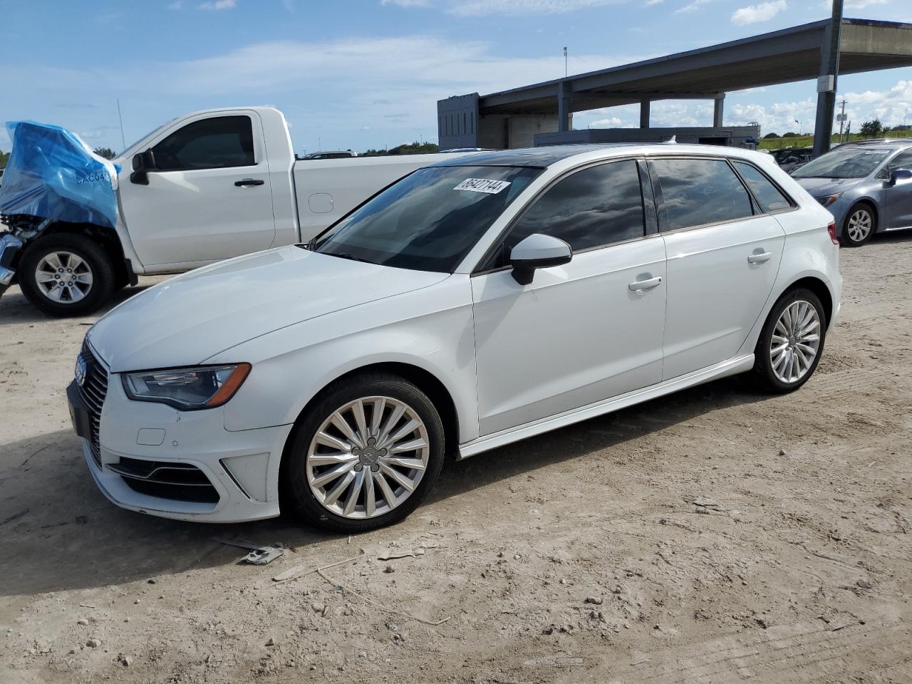 Lot #3033060014 2016 AUDI A3 E-TRON