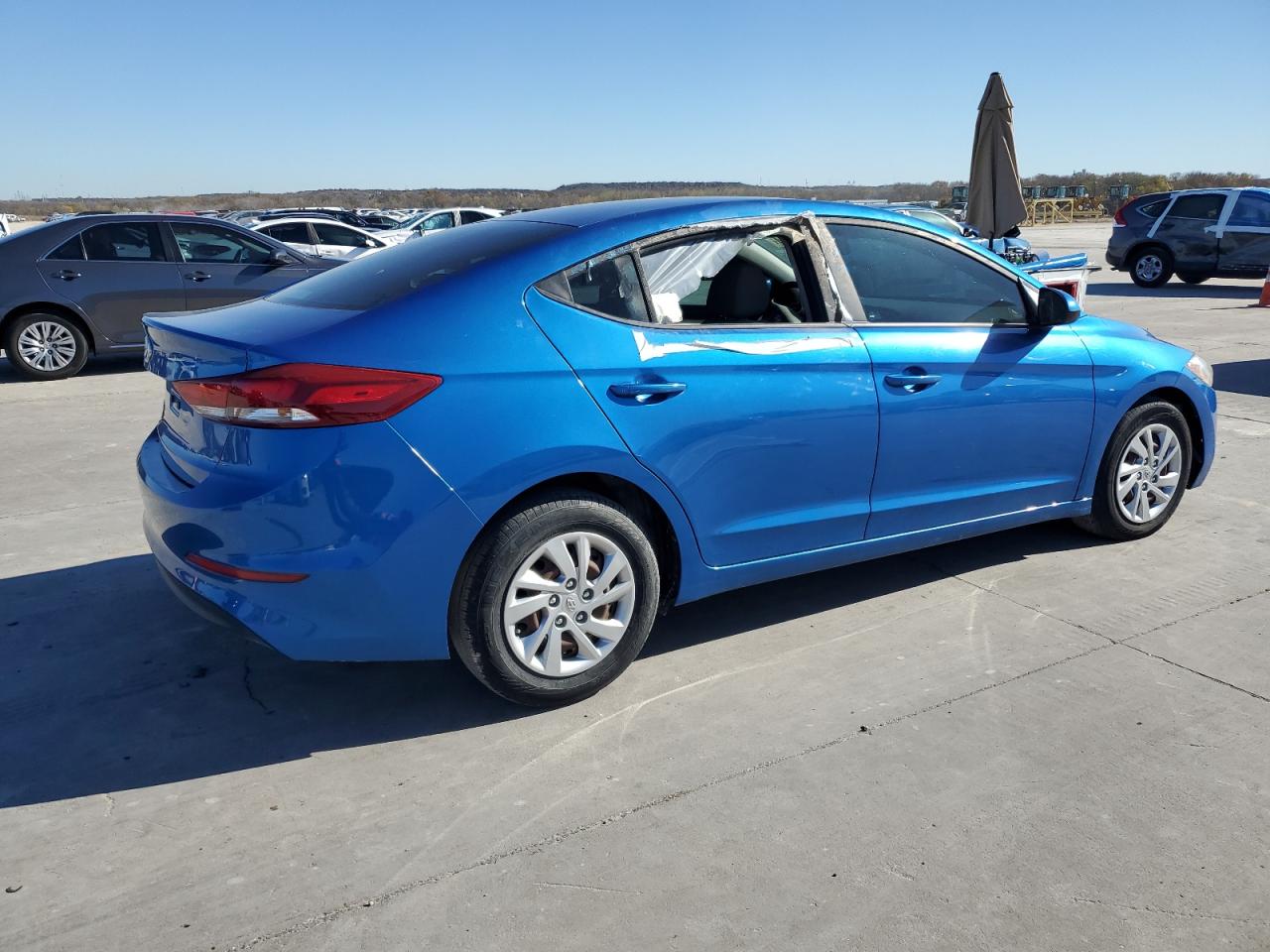 Lot #3030621123 2018 HYUNDAI ELANTRA SE