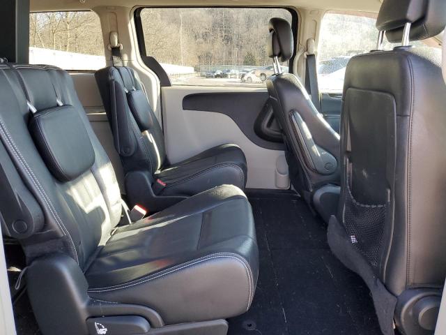 2015 CHRYSLER TOWN & COU - 2C4RC1BG0FR537612