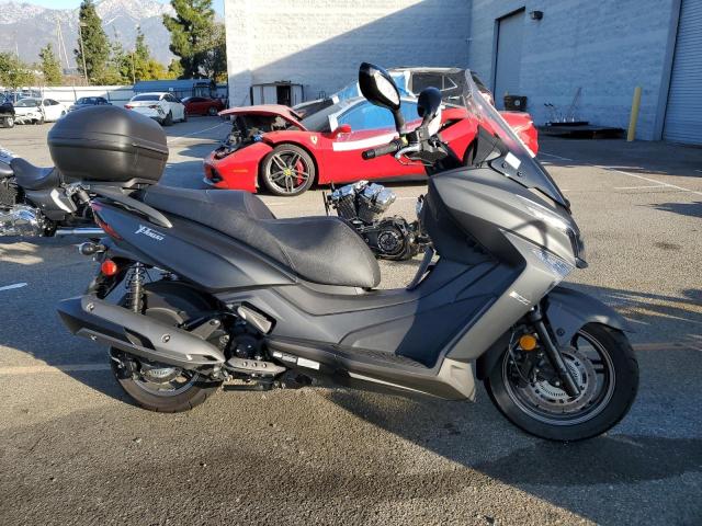 KYMCO USA INC X-TOWN 300 2018 black  gas LC2W1M240JC100286 photo #1