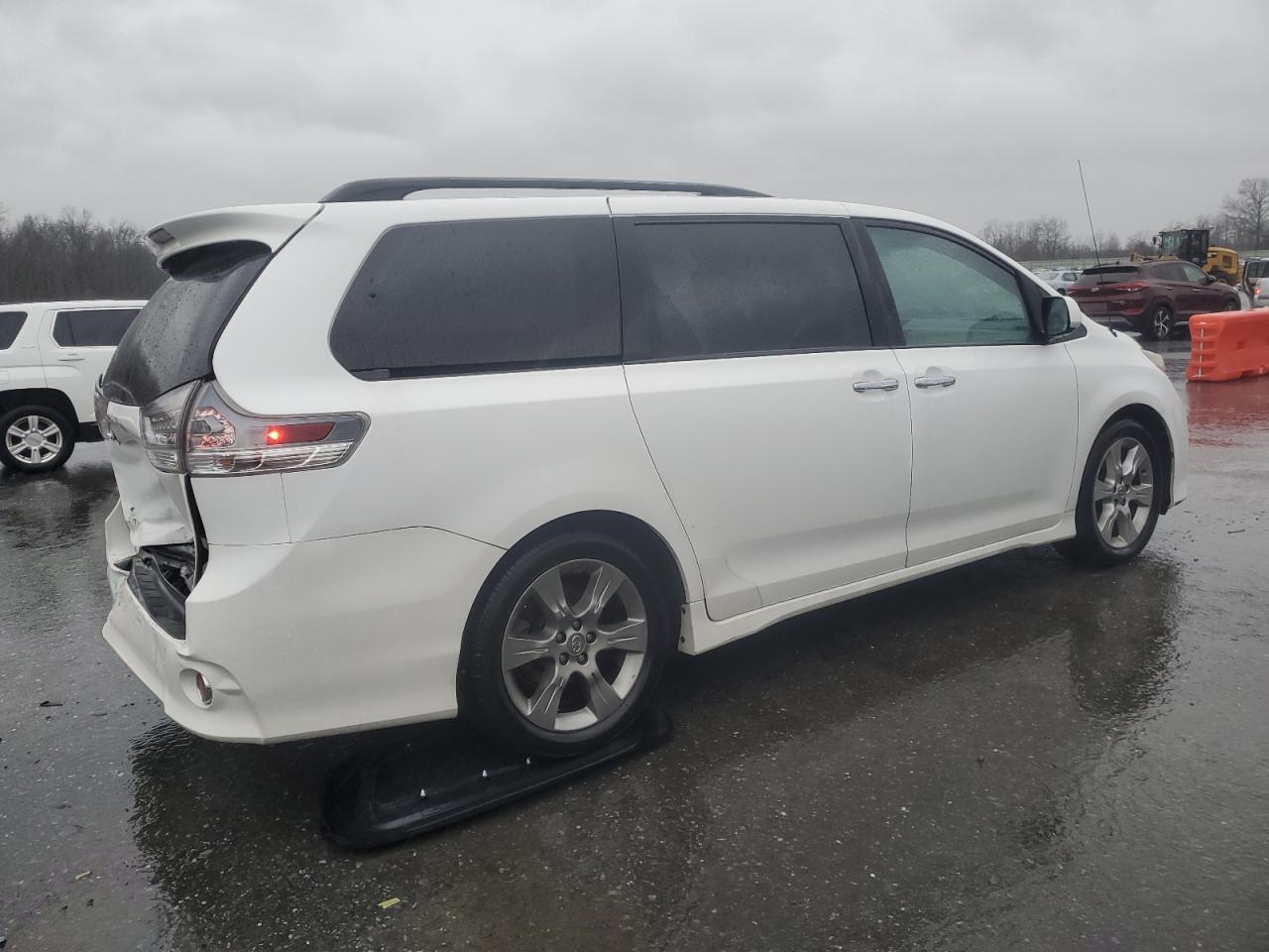 Lot #3049545653 2014 TOYOTA SIENNA SPO