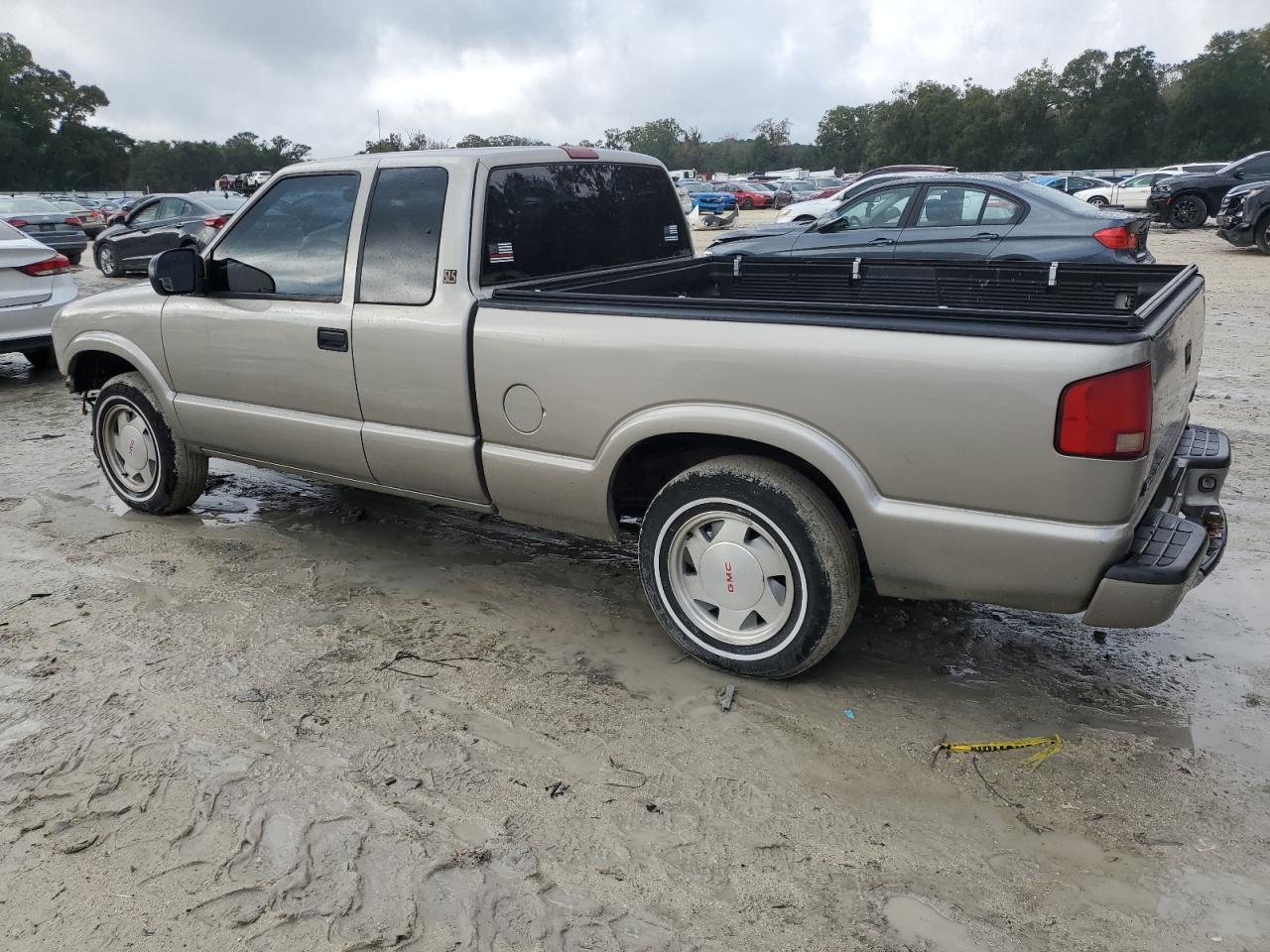 Lot #3042056253 2002 GMC SONOMA