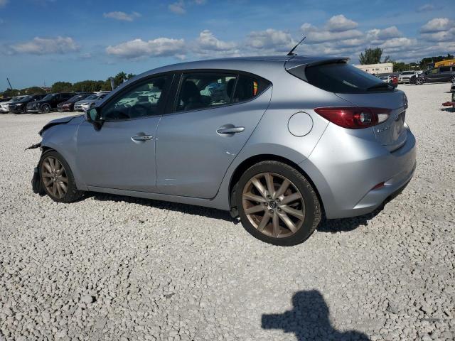 VIN 3MZBN1L79HM109121 2017 MAZDA 3 no.2