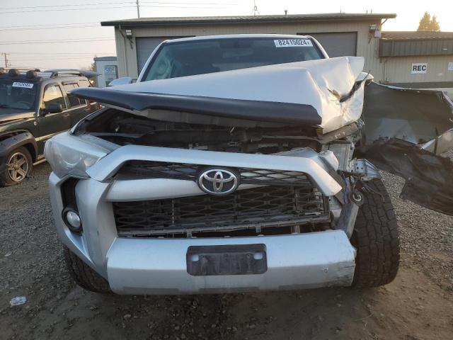2019 TOYOTA 4RUNNER SR - JTEBU5JR9K5690453
