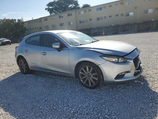 VIN 3MZBN1L79HM109121 2017 MAZDA 3 no.4