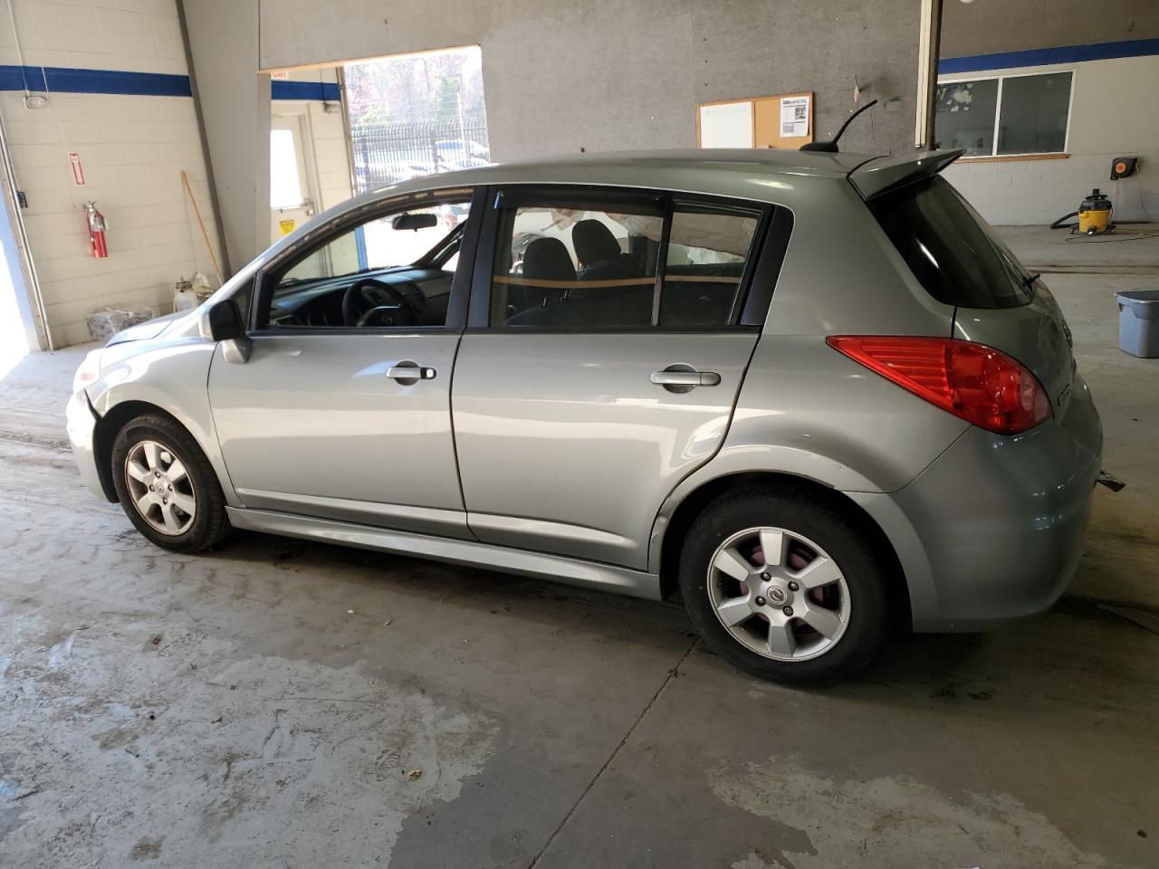 Lot #3029445686 2011 NISSAN VERSA S