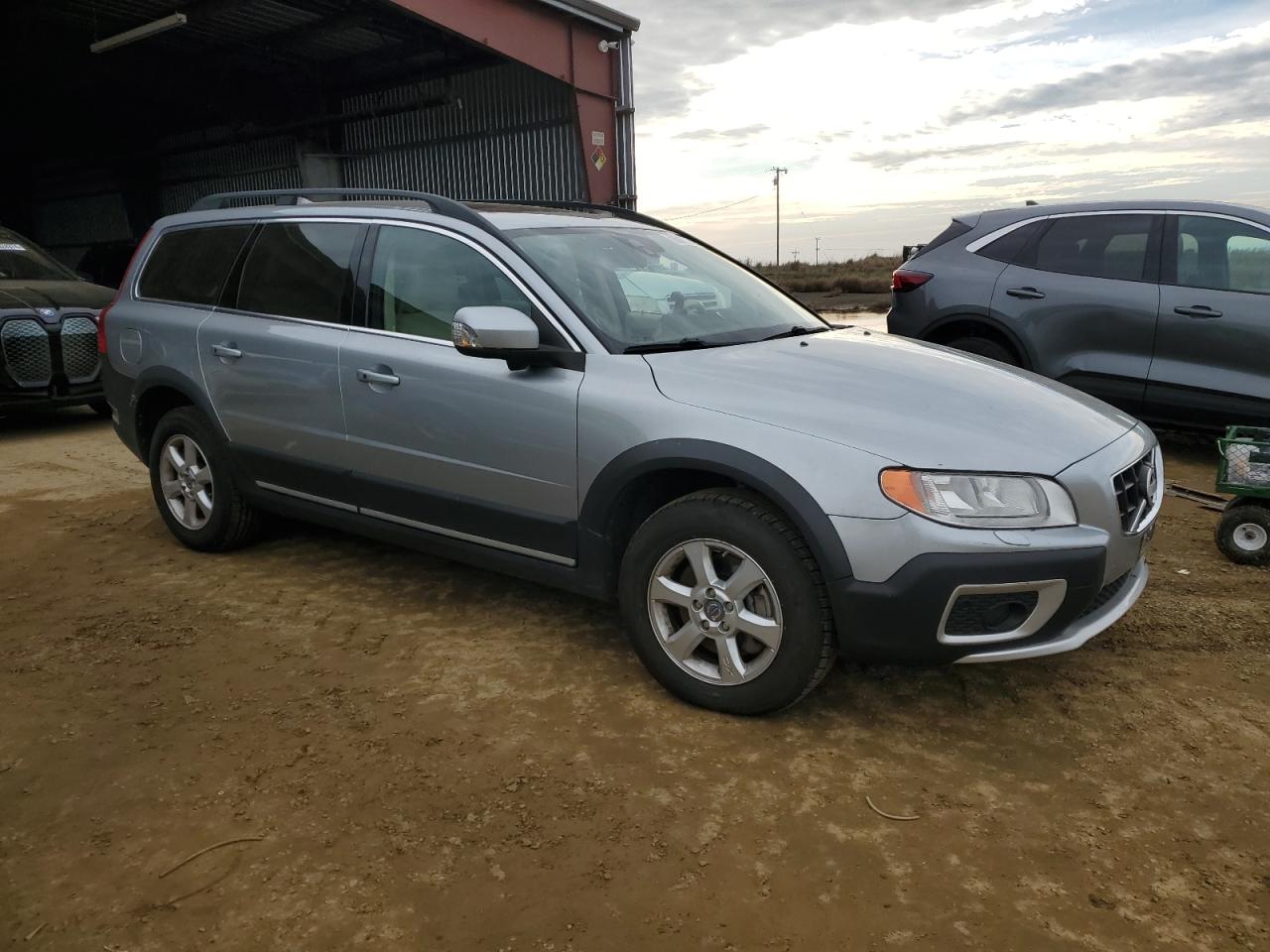 Lot #3031620817 2012 VOLVO XC70 3.2