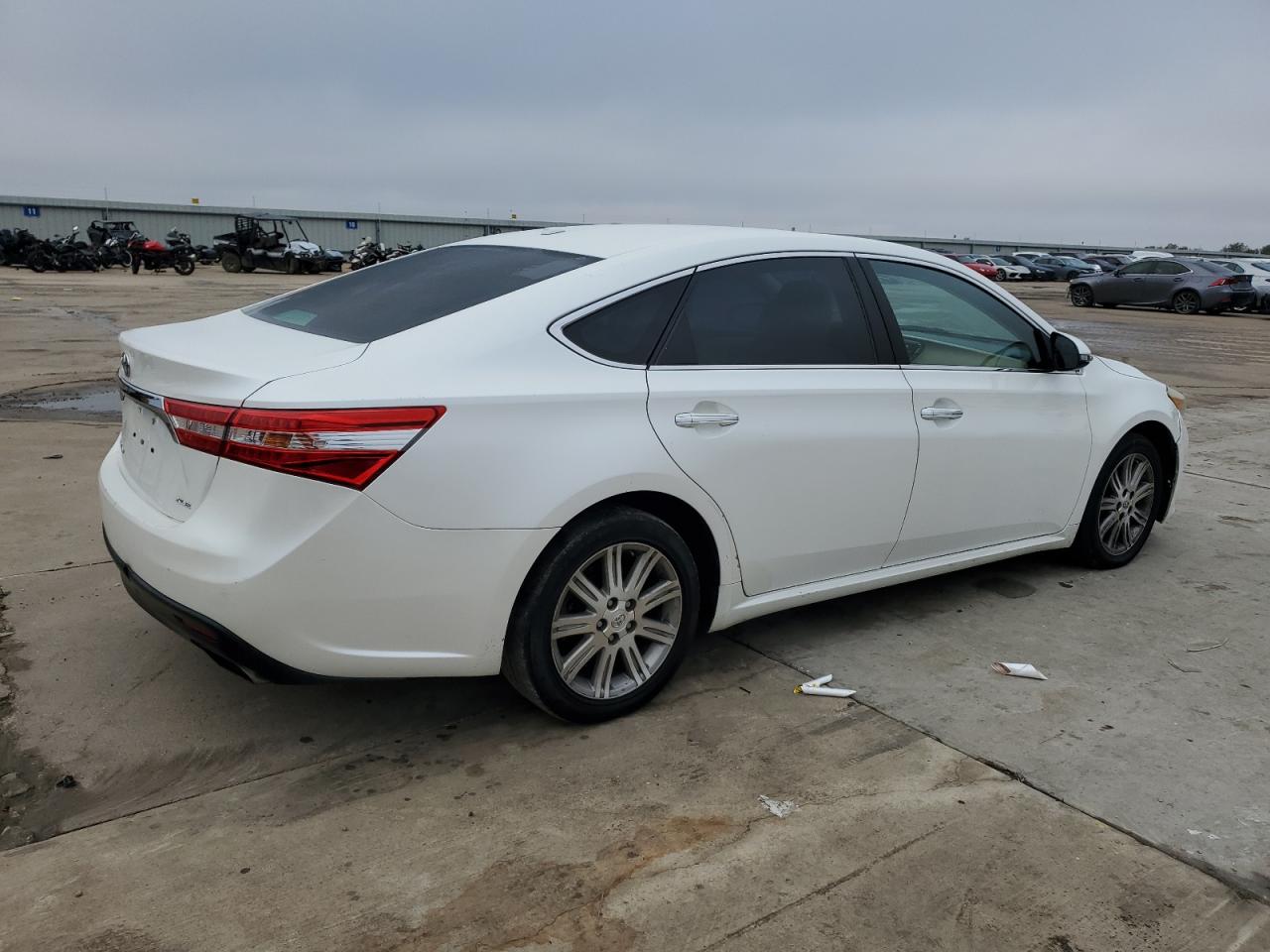 Lot #3028395790 2015 TOYOTA AVALON XLE