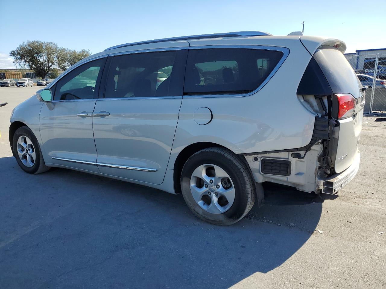 Lot #3049522746 2017 CHRYSLER PACIFICA T