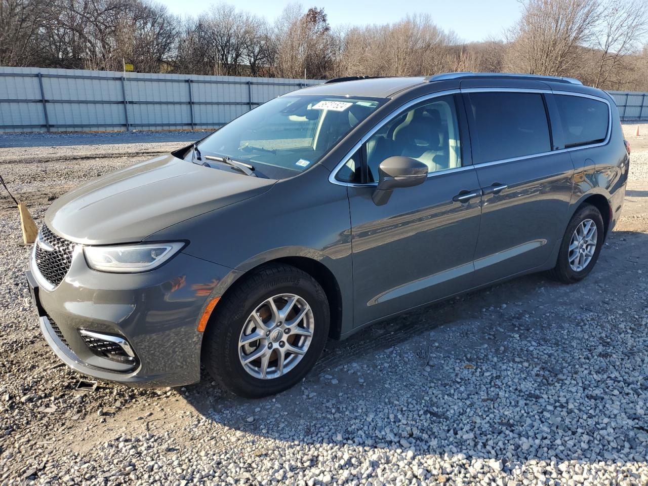  Salvage Chrysler Pacifica