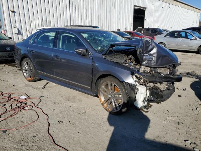 2017 VOLKSWAGEN PASSAT R-L - 1VWDT7A34HC065144