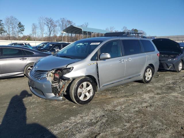 TOYOTA SIENNA LE