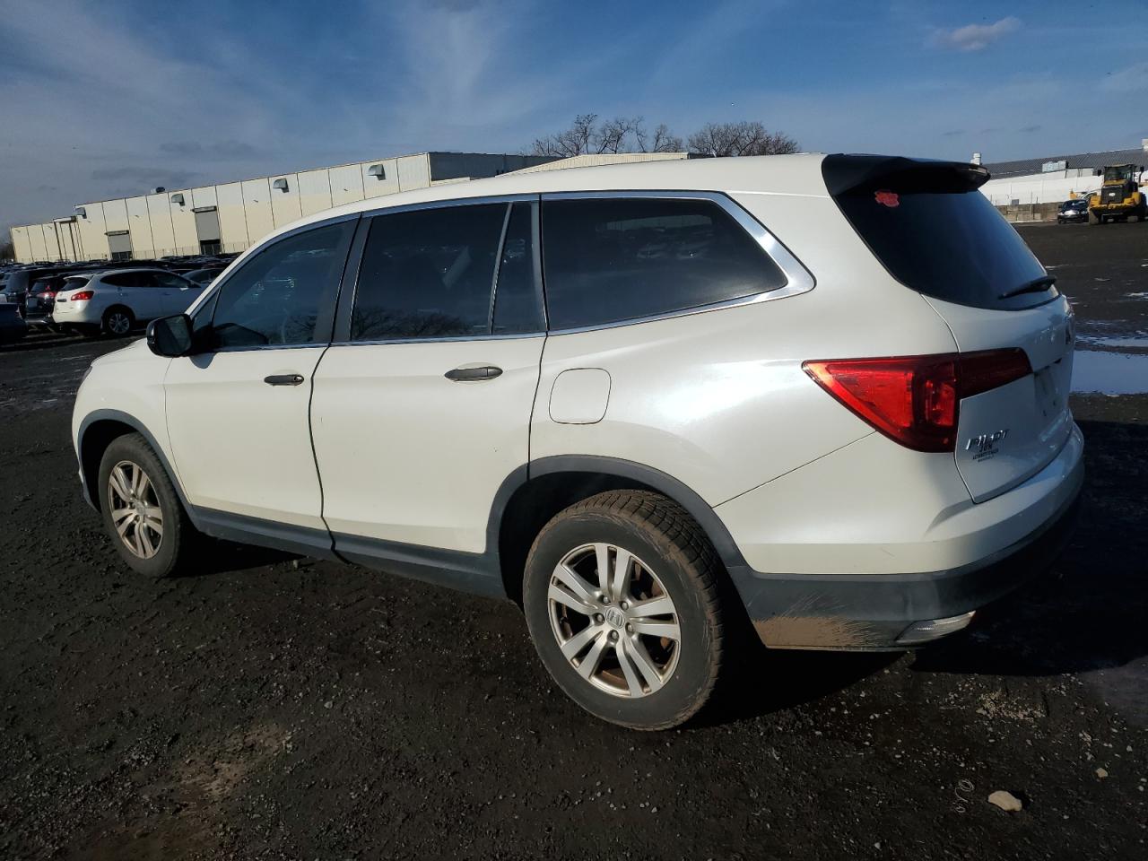 Lot #3033011018 2017 HONDA PILOT LX