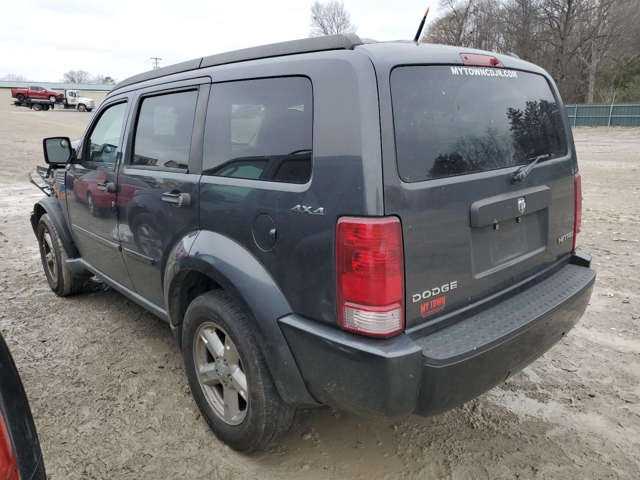 Lot #3037235489 2010 DODGE NITRO SE