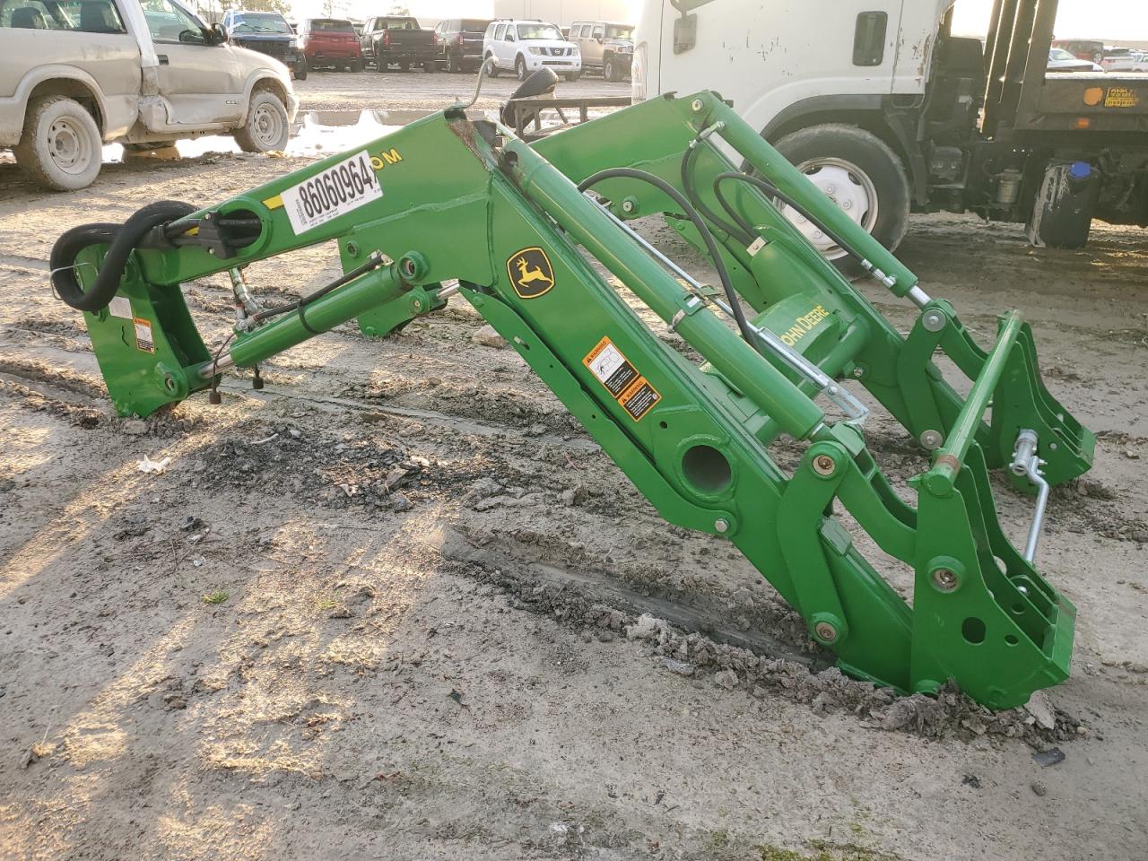 Lot #3036928736 2022 JOHN DEERE 520M