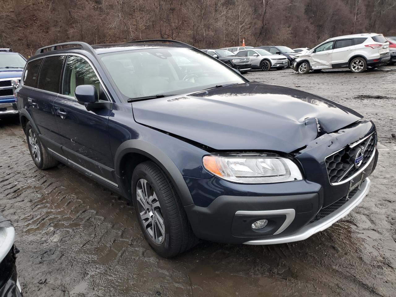 Lot #3034280149 2015 VOLVO XC70 T5 PR