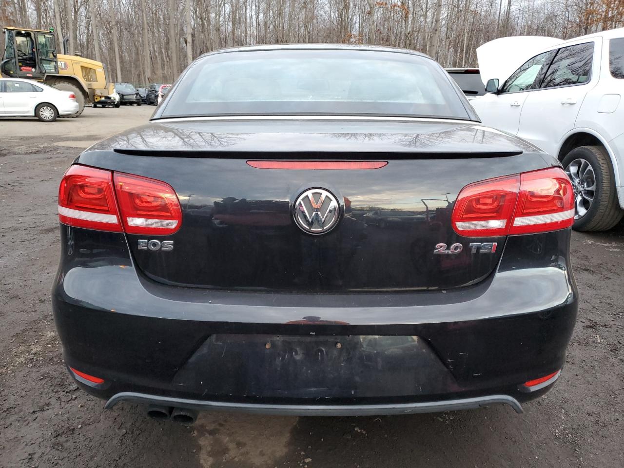 Lot #3028424284 2015 VOLKSWAGEN EOS KOMFOR