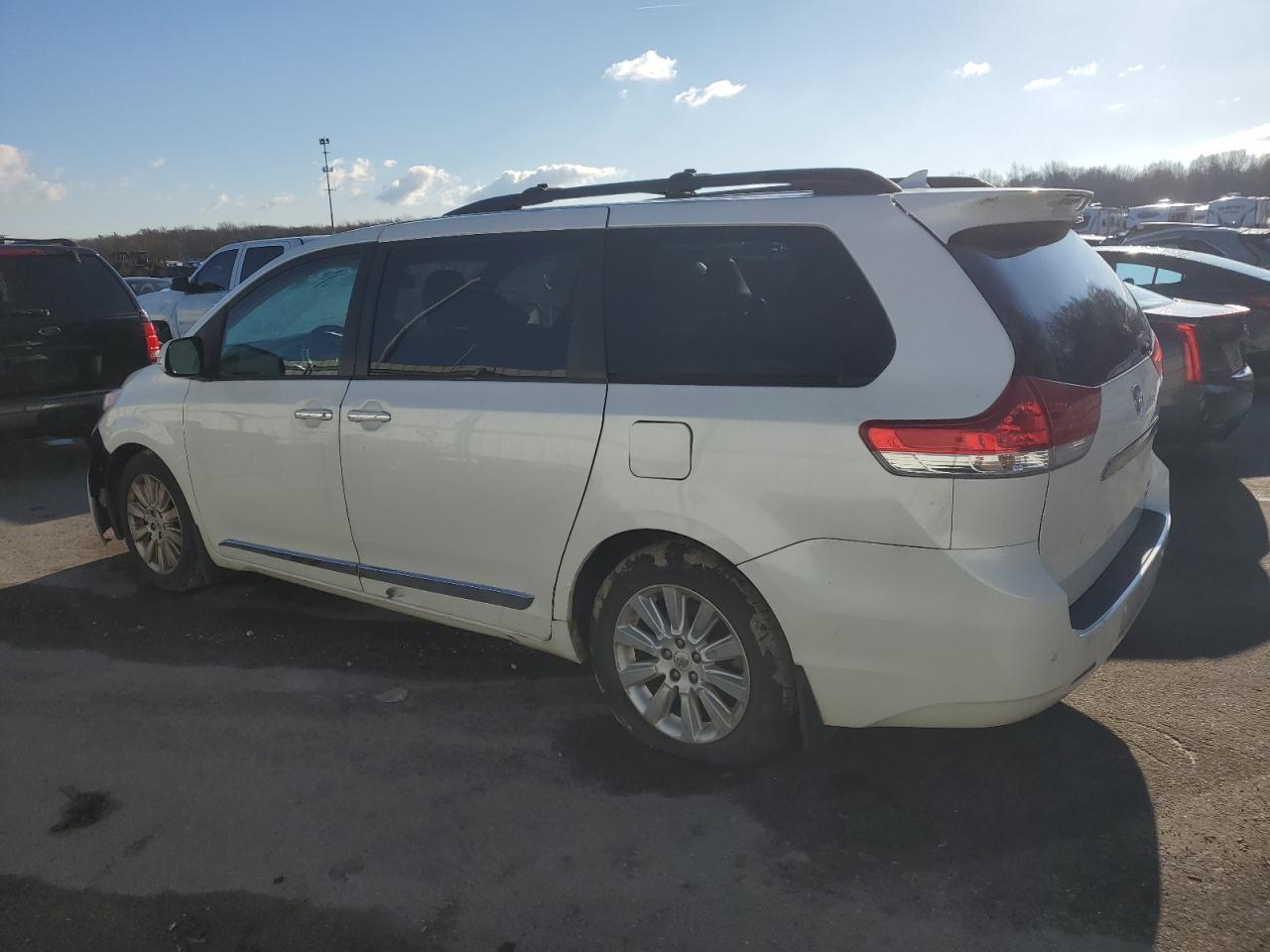 Lot #3034285080 2013 TOYOTA SIENNA XLE