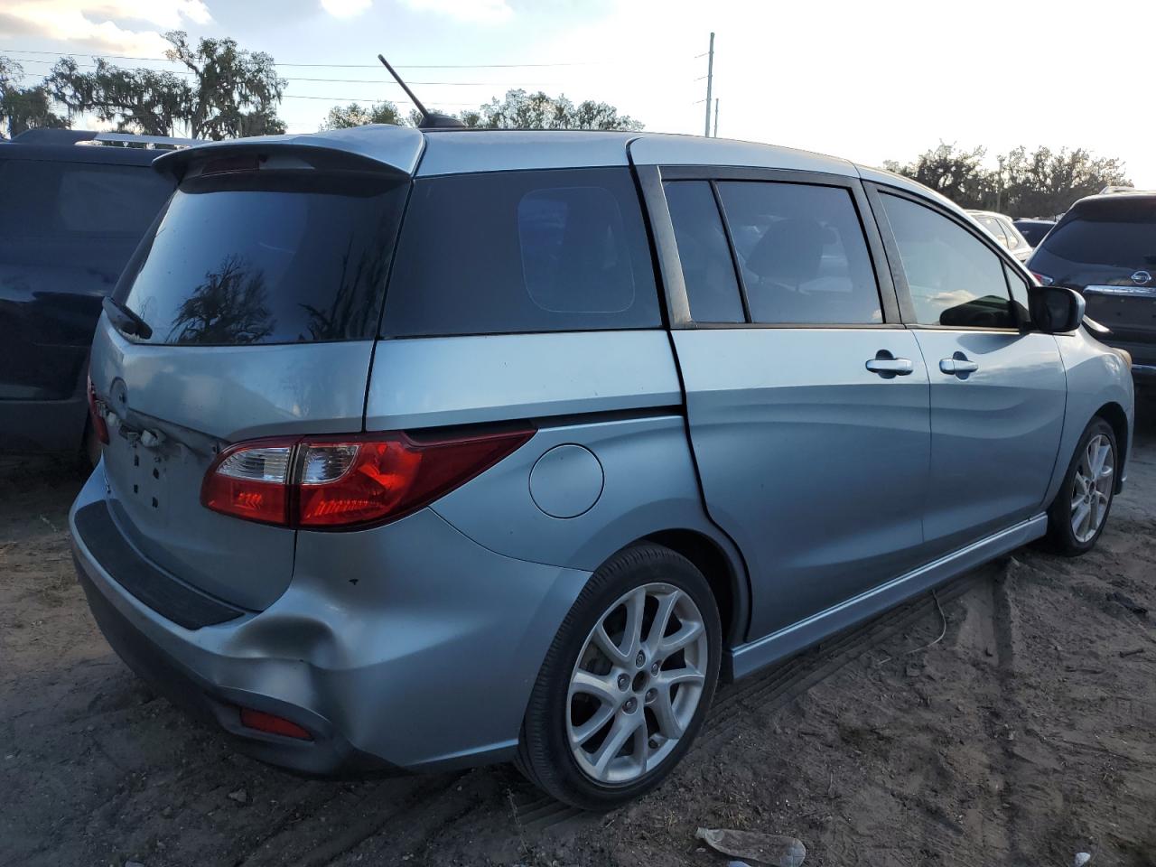 Lot #3030645101 2012 MAZDA 5