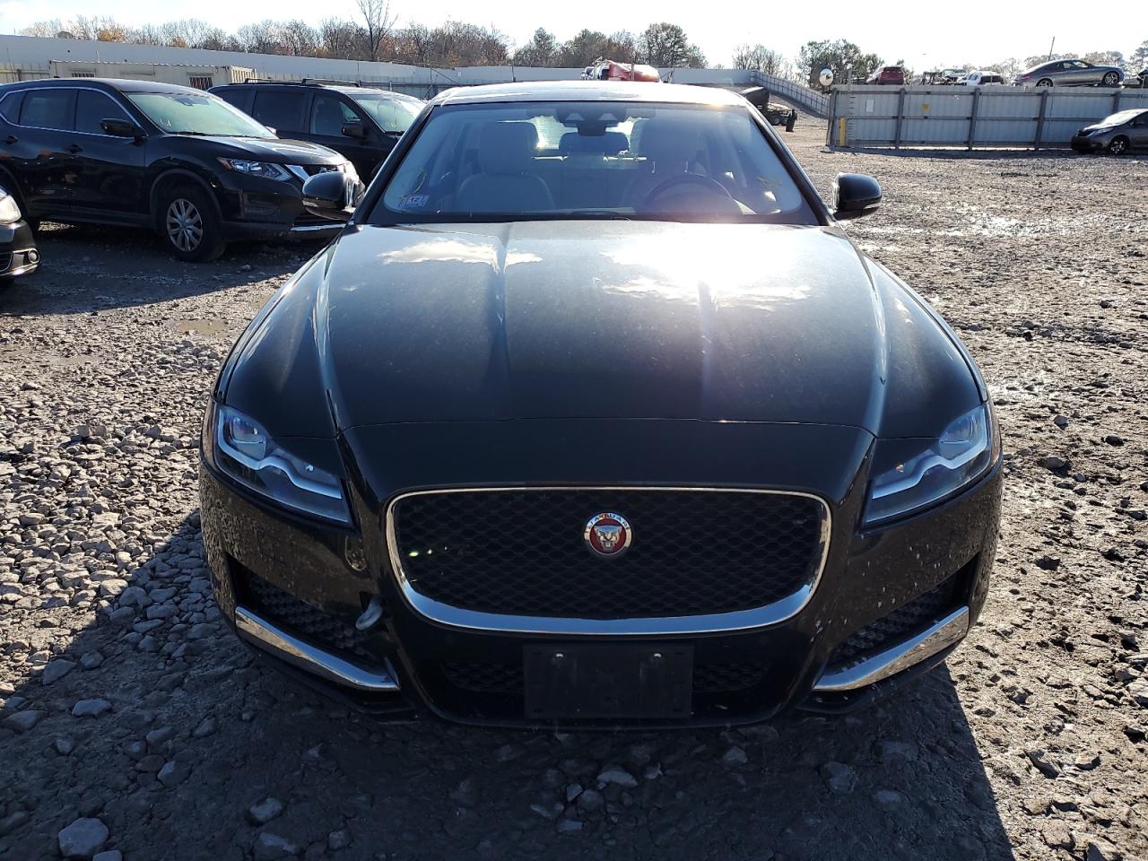 Lot #3028595918 2017 JAGUAR XF PREMIUM