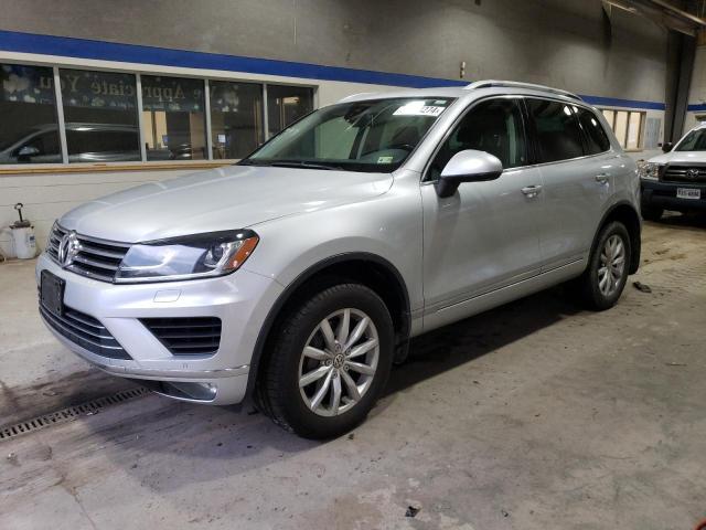 VOLKSWAGEN TOUAREG SP 2016 silver  gas WVGEF9BPXGD008964 photo #1