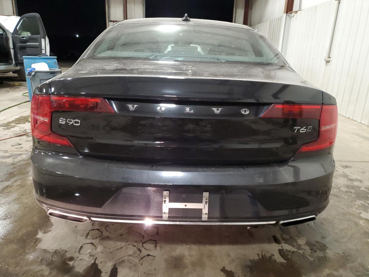 Lot #3030636095 2018 VOLVO S90 T6 MOM