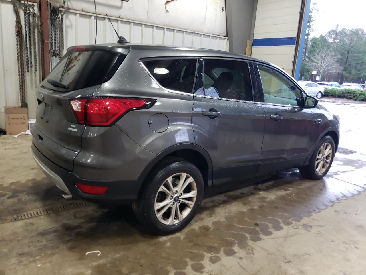 Lot #3028597930 2019 FORD ESCAPE SE