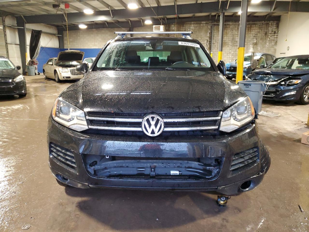 Lot #3028618933 2011 VOLKSWAGEN TOUAREG V6