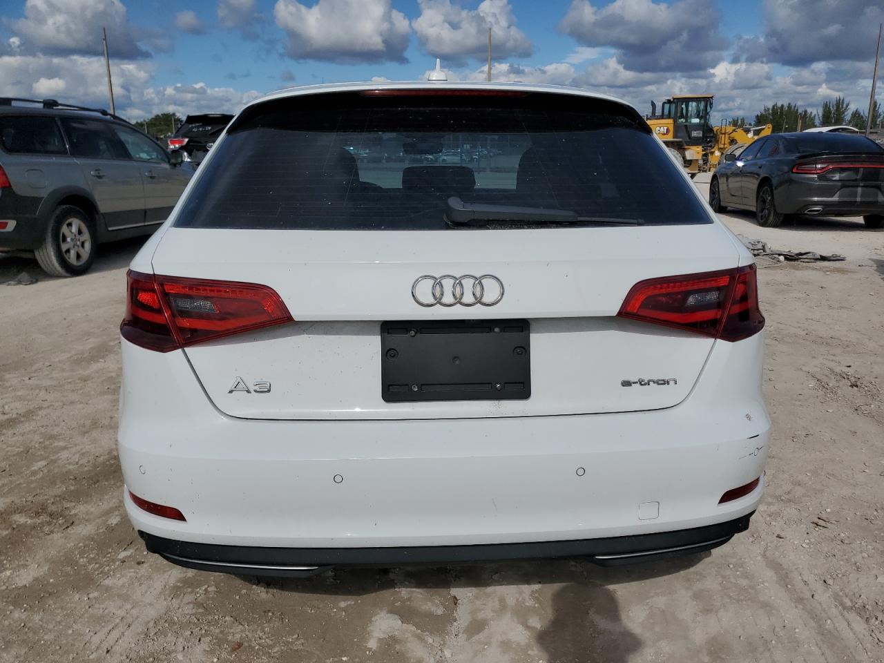 Lot #3033060014 2016 AUDI A3 E-TRON