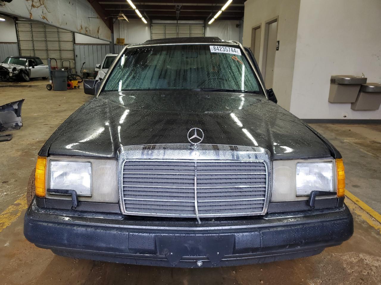 Lot #3033376841 1993 MERCEDES-BENZ 300 E 2.8