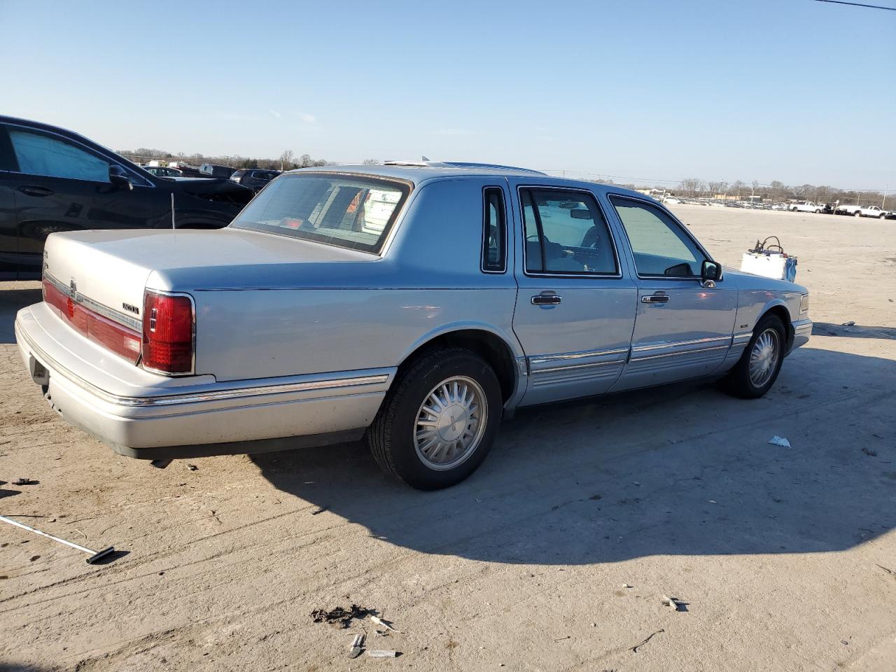 Lot #3045829641 1993 LINCOLN TOWN CAR E