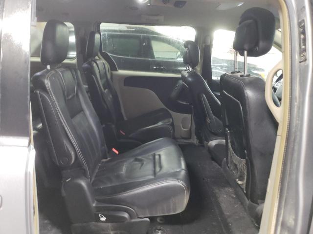 2015 CHRYSLER TOWN & COU - 2C4RC1BG1FR538655