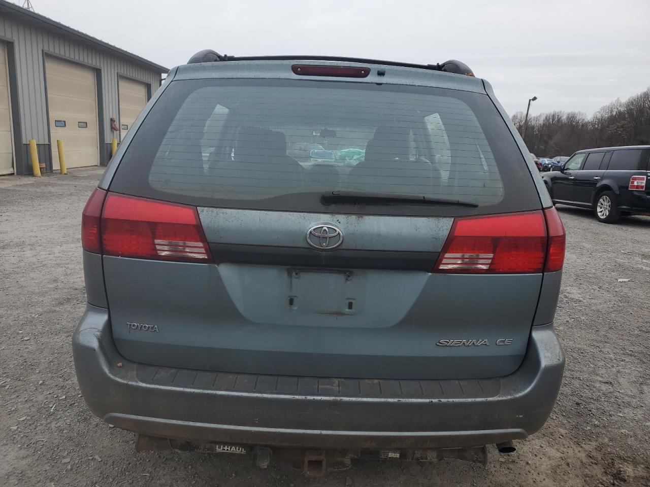 Lot #3033327846 2004 TOYOTA SIENNA CE