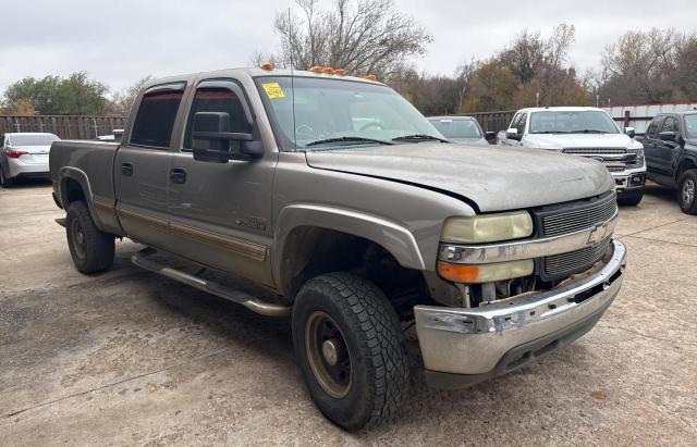 CHEVROLET SILVERADO 2002 gold crew pic diesel 1GCHC23192F221123 photo #1