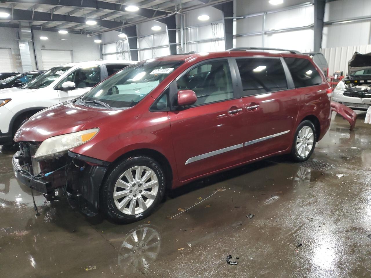 Lot #3027064786 2011 TOYOTA SIENNA XLE