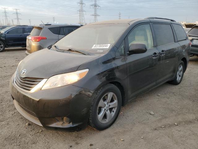 TOYOTA SIENNA LE