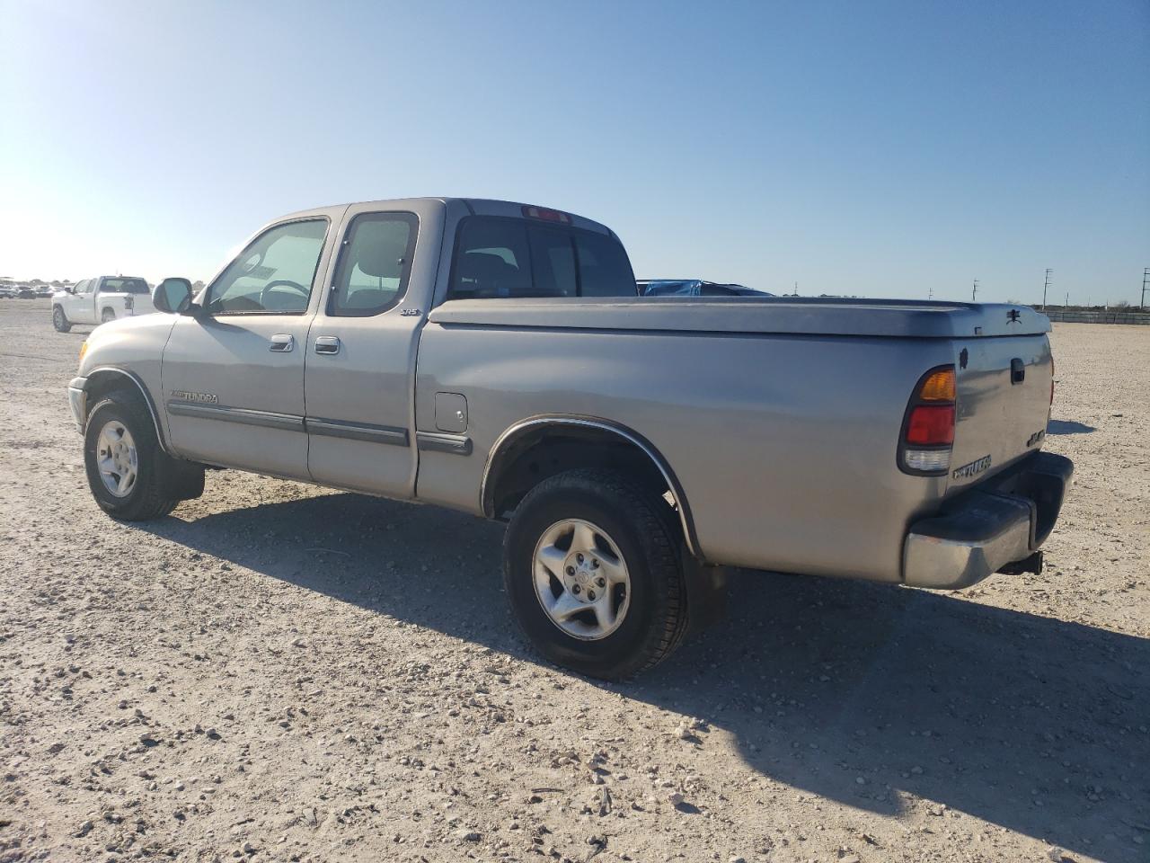 Lot #3030674100 2002 TOYOTA TUNDRA ACC