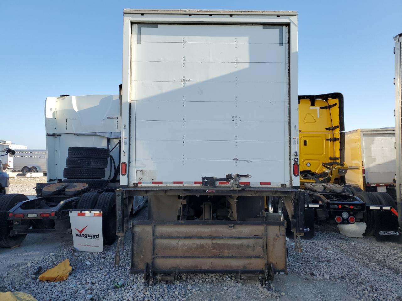 Lot #3034273068 2019 INTERNATIONAL 4000 4300