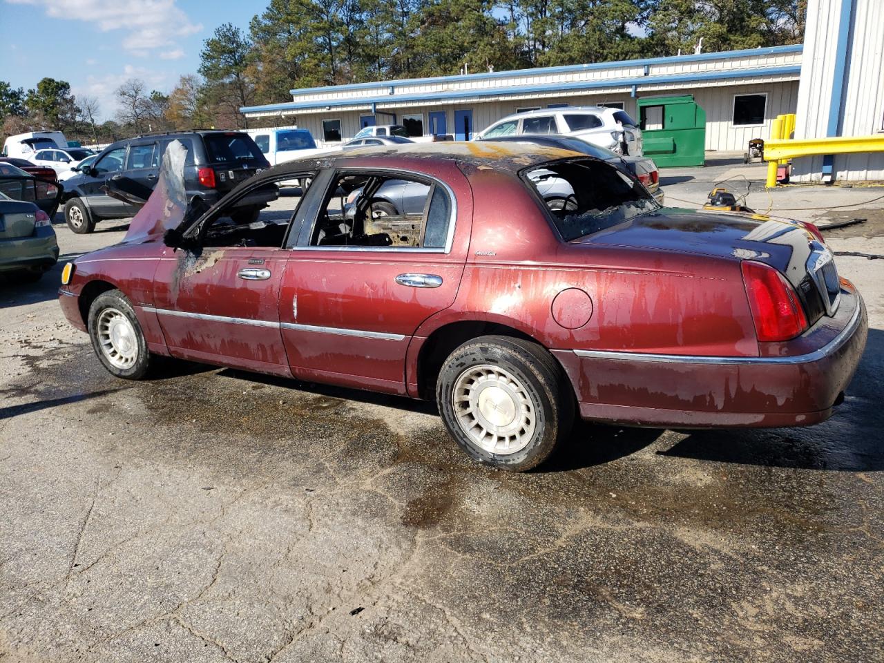 Lot #3029133889 2002 LINCOLN TOWN CAR E