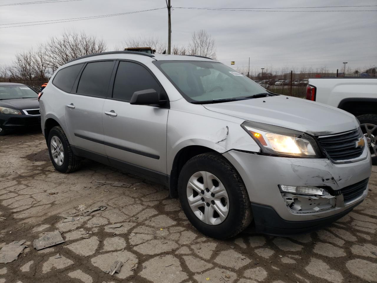 CHEVROLET TRAVERSE LS