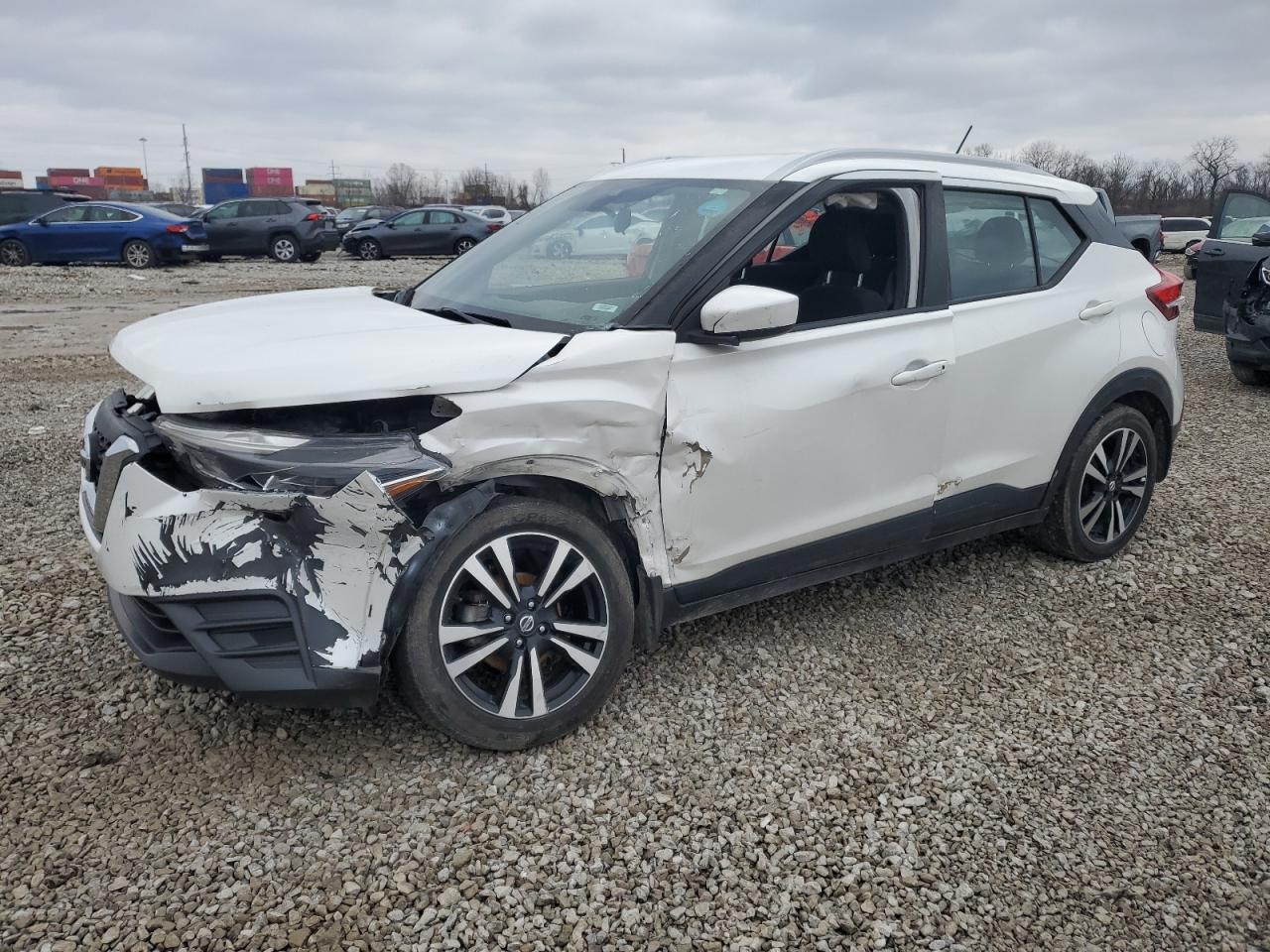  Salvage Nissan Kicks