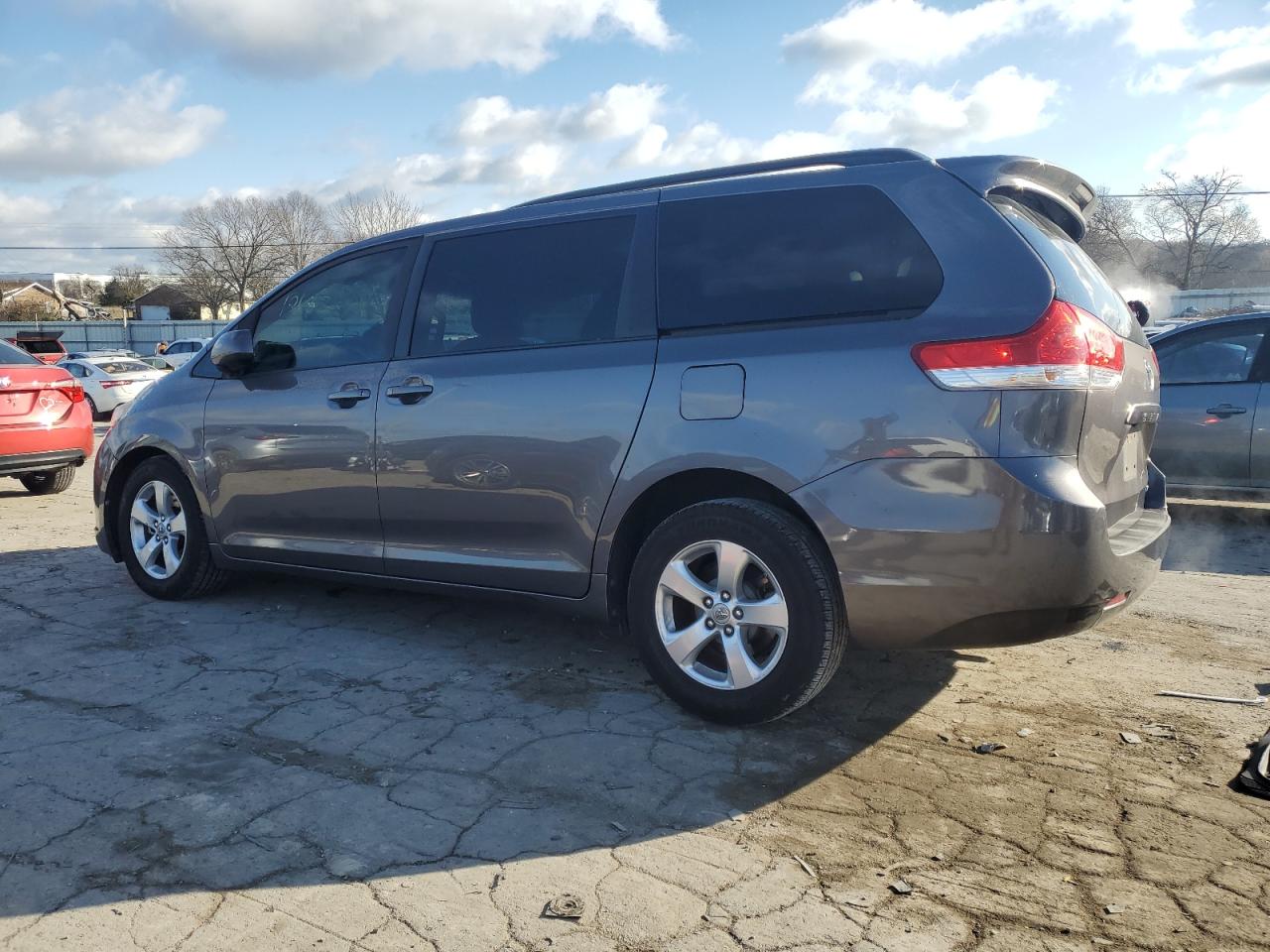 Lot #3025984998 2014 TOYOTA SIENNA LE