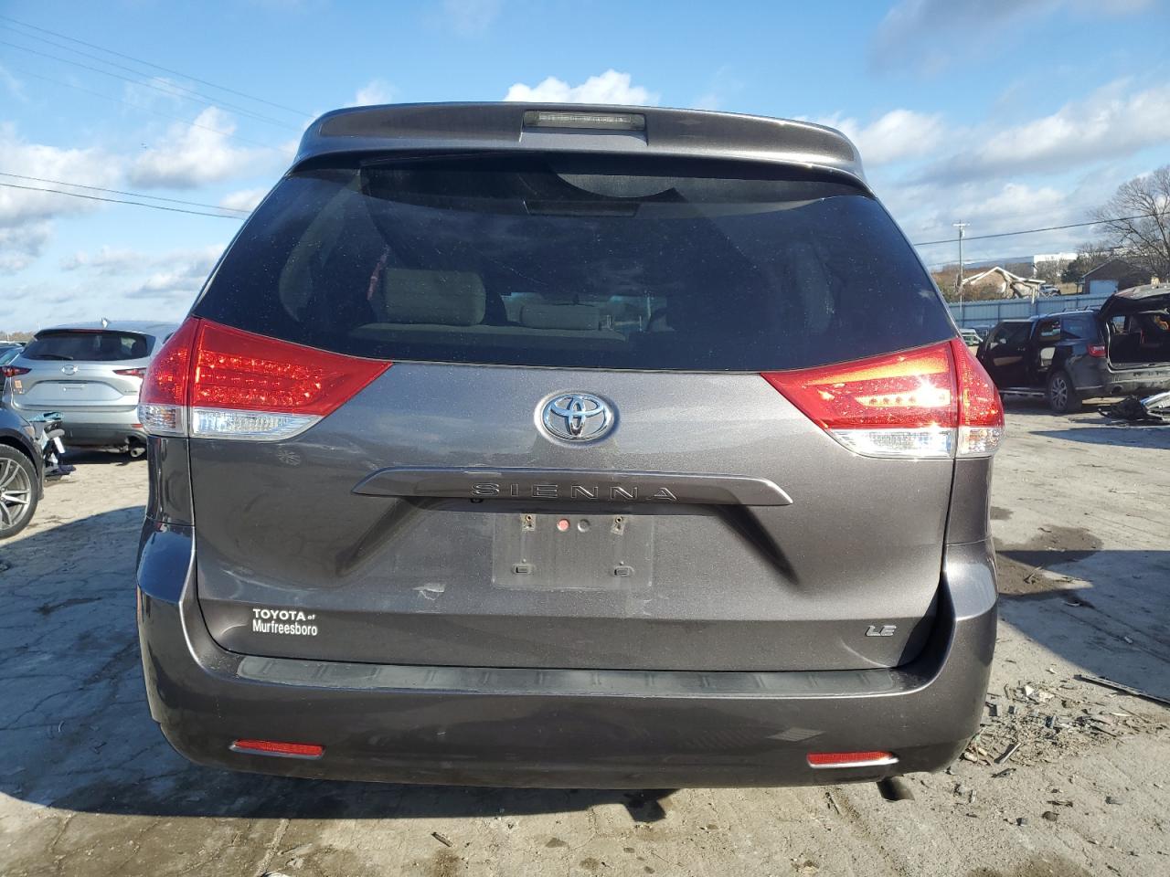 Lot #3025984998 2014 TOYOTA SIENNA LE