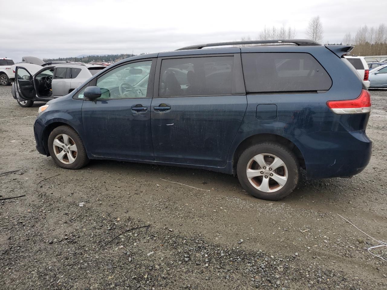 Lot #3042002188 2011 TOYOTA SIENNA LE