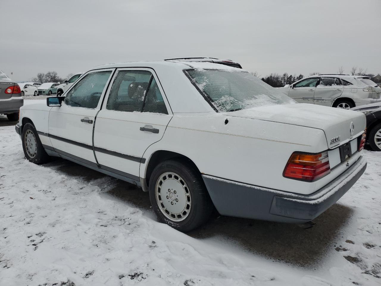 Lot #3034282120 1986 MERCEDES-BENZ 300 E